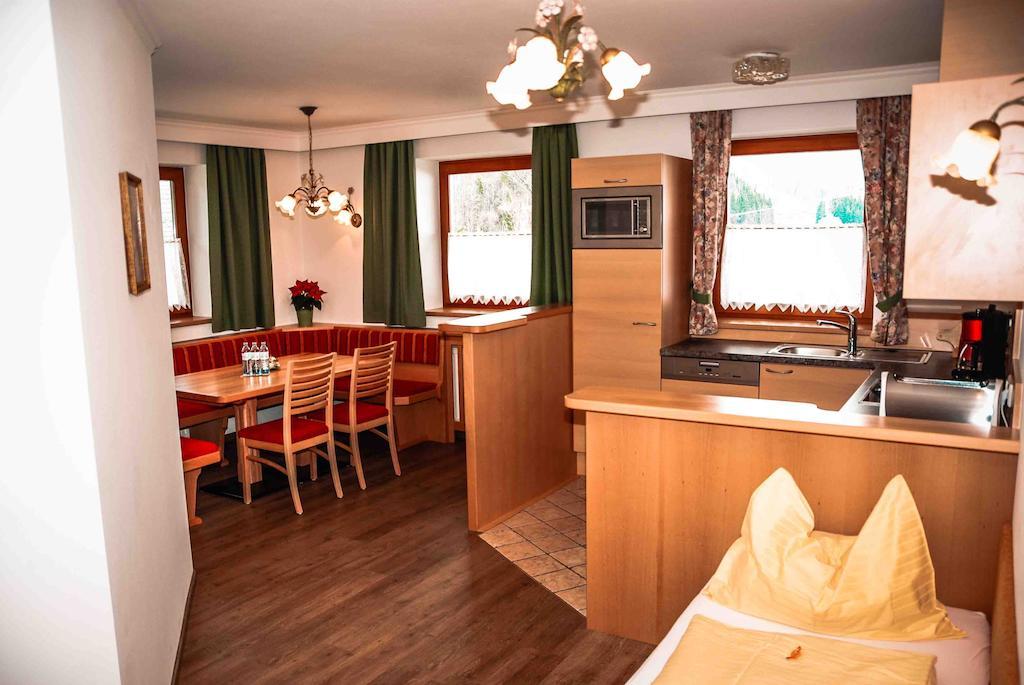 Komfort Appartement Royal Windberger Schladming Ruang foto